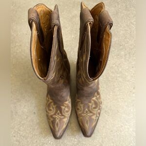 Women’s Western Boots Size 8 Lightly Worn Very Comfortable